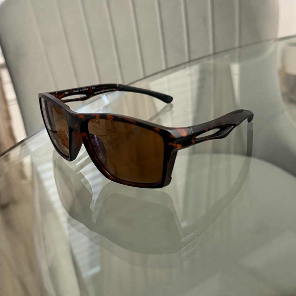 Tortoise Shell Women's Sunglasses - image 3